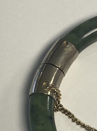 Collection vari&eacute;e de 16 pi&egrave;ces de bijoux et bo&icirc;tes, dont du jade, de l'or et de l'argent, Chine, 19&egrave;me