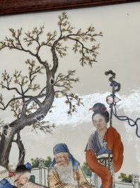 Deux plaques en porcelaine de Chine famille rose, R&eacute;publique