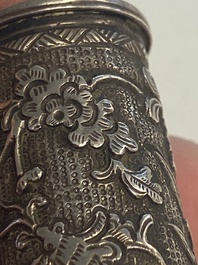 Collection vari&eacute;e de 16 pi&egrave;ces de bijoux et bo&icirc;tes, dont du jade, de l'or et de l'argent, Chine, 19&egrave;me