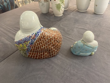 Collection vari&eacute;e de 15 pi&egrave;ces en porcelaine de Chine qianjiang cai, famille rose et verte, 19/20&egrave;me