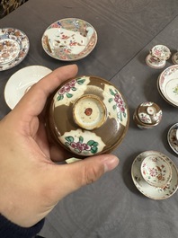 Een gevarieerde collectie Chinees famille rose en Imari-stijl porselein, Yongzheng en later