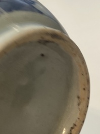 Een Chinese blauw-witte vaas met een geleerde, Ming