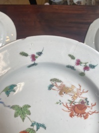 Zes Chinese famille rose borden met floraal decor, Qianlong