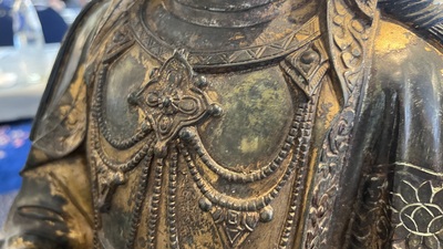 Grande sculpture en bronze laqu&eacute; et dor&eacute; repr&eacute;sentant un Bodhisattva, Chine, Ming
