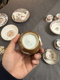 Een gevarieerde collectie Chinees famille rose en Imari-stijl porselein, Yongzheng en later