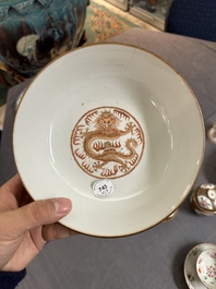 Een gevarieerde collectie Chinees famille rose en Imari-stijl porselein, Yongzheng en later