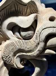 A Chinese pottery dragon head architectural tile, Song/Jin
