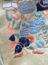 A Chinese embroidered silk skirt and a women's summer robe, 18th/19th C.