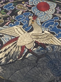 Collection vari&eacute;e de panneaux en soie brod&eacute;e, un couvre-&eacute;ventail et des badges de rang, 19&egrave;me
