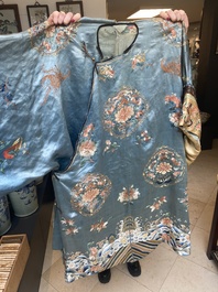 A Chinese embroidered silk skirt and a women's summer robe, 18th/19th C.