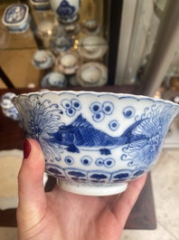Groupe de six pi&egrave;ces en porcelaine de Chine bleu et blanc, 18/19&egrave;me