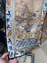 A Chinese embroidered silk skirt and a women's summer robe, 18th/19th C.