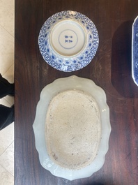 Groupe de six pi&egrave;ces en porcelaine de Chine bleu et blanc, 18/19&egrave;me