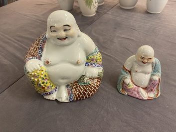 Collection vari&eacute;e de 15 pi&egrave;ces en porcelaine de Chine qianjiang cai, famille rose et verte, 19/20&egrave;me