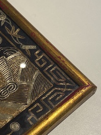 Collection vari&eacute;e de panneaux en soie brod&eacute;e, un couvre-&eacute;ventail et des badges de rang, 19&egrave;me