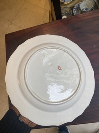 A porcelain Kakiemon-style plate, France, Chantilly, 18th C.