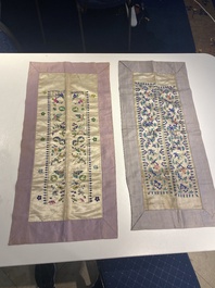 Collection vari&eacute;e de panneaux en soie brod&eacute;e, un couvre-&eacute;ventail et des badges de rang, 19&egrave;me