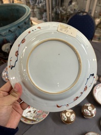 Een gevarieerde collectie Chinees famille rose en Imari-stijl porselein, Yongzheng en later