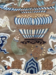 A Chinese embroidered silk skirt and a women's summer robe, 18th/19th C.