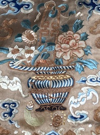 A Chinese embroidered silk skirt and a women's summer robe, 18th/19th C.