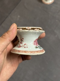 Een gevarieerde collectie Chinees famille rose en Imari-stijl porselein, Yongzheng en later