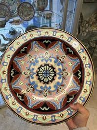 A Chinese cloisonn&eacute; dish with floral design, Beijing Tezhong Gongyi Gongsi 北京特種工藝公司 mark, dated 1952