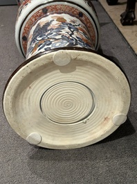Een monumentale 'gu' vaas in Imari-stijl met het wapen van de hertog van Orl&eacute;ans, Samson, Frankrijk, 19e eeuw