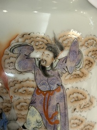 Vase en porcelaine de Chine famille rose &agrave; d&eacute;cor de huit immortels, marque de Qianlong, R&eacute;publique