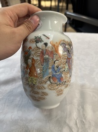 Vase en porcelaine de Chine famille rose &agrave; d&eacute;cor de huit immortels, marque de Qianlong, R&eacute;publique