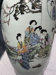 Two Chinese famille rose vases and a jardiniere, 19/20th C.