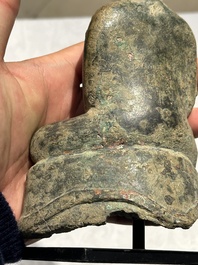 Groupe de cinq figures de Bouddha en bronze, Tha&iuml;lande et Indon&eacute;sie, 8/17&egrave;me
