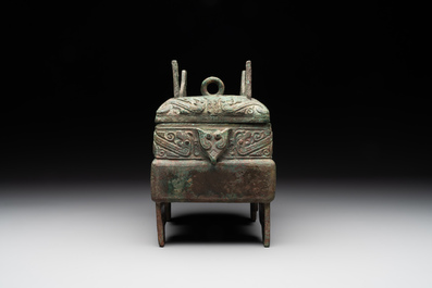 A very rare bronze food vessel and cover, 'fang xu 方盨', middle Western Zhou