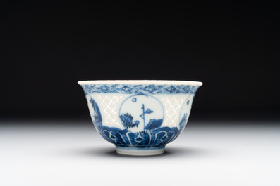 A Chinese blue and white reticulated bowl, Transitional period