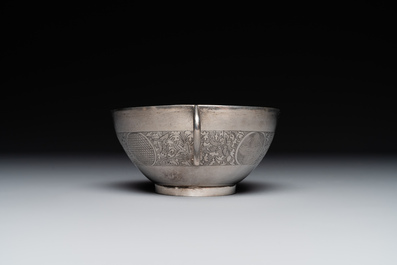 A fine Vietnamese silver bowl and saucer, Lei 雷 mark, 19th C.