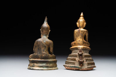 Four various Burmese bronze Buddhas, 15/17th C.