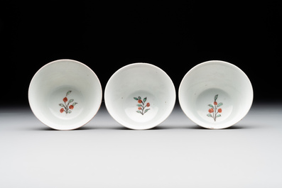 Six Japanese Dutch-decorated or Amsterdams bont 'William and Mary' cups and saucers, Edo, 18th C.