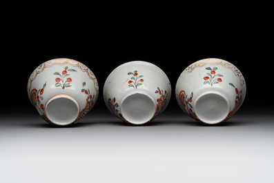Six Japanese Dutch-decorated or Amsterdams bont 'William and Mary' cups and saucers, Edo, 18th C.