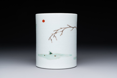 A Chinese famille verte 'fisherman' brush pot, 19th C.