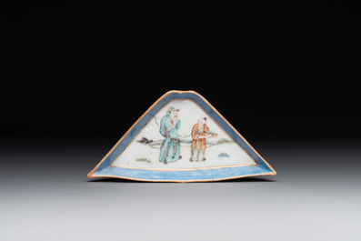 A varied collection of thirteen pieces Chinese famille rose and verte porcelain, 19th C.