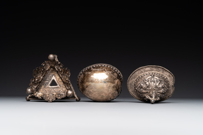 A varied collection of Chinese and Japanese eating set trousses, a Tibetan 'kapala' and two daggers, 18/19th C.