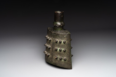 A rare Chinese archaic bronze bell, 'nao 鐃', Western Zhou