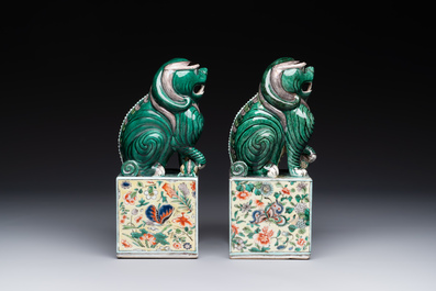 A pair of Chinese famille verte Buddhist lions, 19th C.