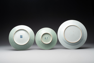 A Chinese blue and white dish, a plate and three famille rose plates, Qianlong and later