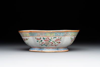 A varied collection of thirteen pieces Chinese famille rose and verte porcelain, 19th C.