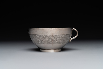 A fine Vietnamese silver bowl and saucer, Lei 雷 mark, 19th C.