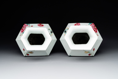 A pair of hexagonal Chinese famille rose 'hu' vases with floral design, Qianlong/Jiaqing