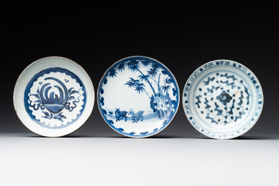 A varied collection of Chinese blue and white, grisaille and famille verte porcelain, Kangxi and later