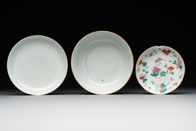 A varied collection of seven Chinese famille rose, verte and monochrome wares, 19th C.