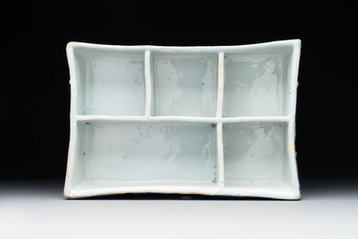 A rare blue and white Dutch Delft jewellery casket and cover, 18th C.