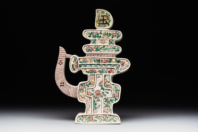 A varied collection of seven Chinese famille rose, verte and monochrome wares, 19th C.